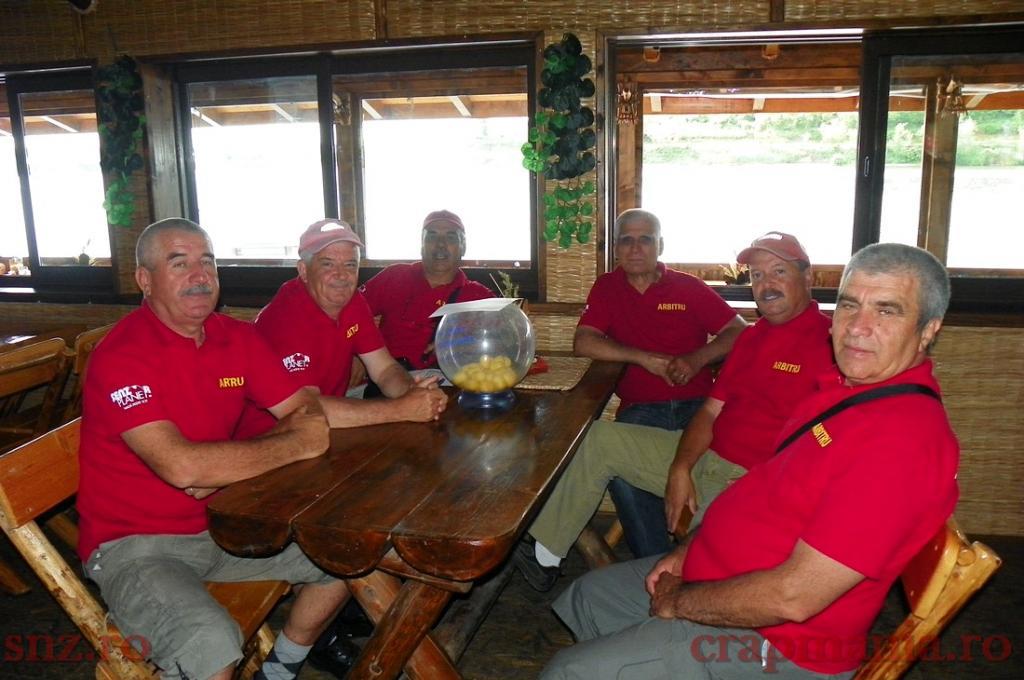 SCANDAL DE PROPORTII LA TANCABESTI. Un concurent din lotul national al Romaniei l-a batut pe arbitrul sef